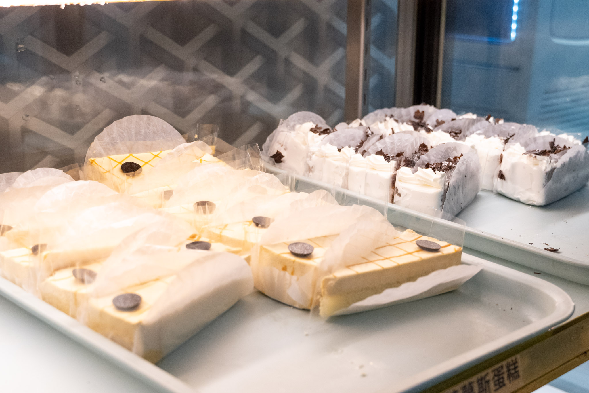 桃園｜饗厚牛排 桃園店｜超過三十種餐點的自助百匯體驗 平價主餐 59 元就吃得到