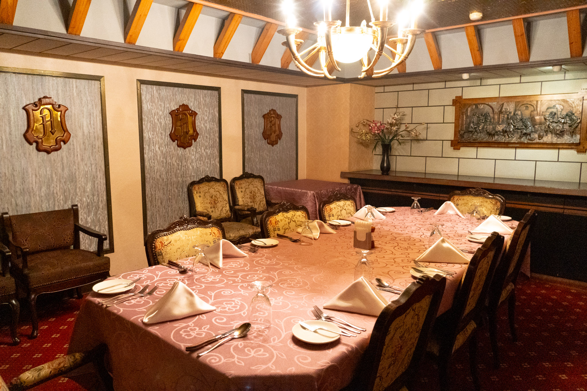 台北|亞里士餐廳|台北中山老靈魂牛排館 復古空間藏著三千萬真空管音響 約會首選餐廳推薦 台北|亞里士餐廳|台北中山老靈魂牛排館 復古空間藏著三千萬真空管音響 約會首選餐廳推薦