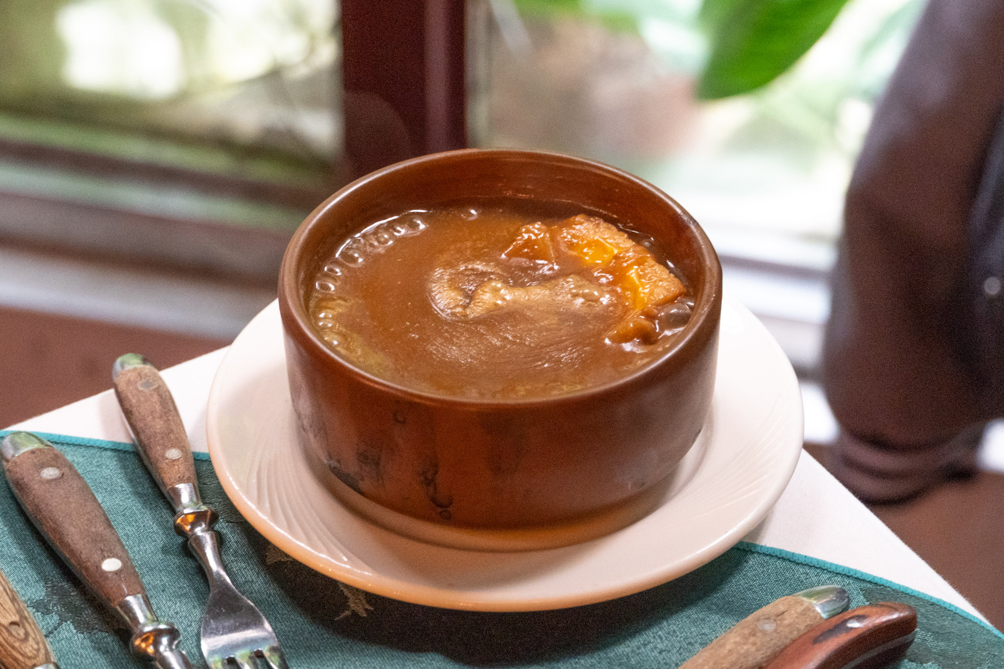 台北|亞里士餐廳|台北中山老靈魂牛排館 復古空間藏著三千萬真空管音響 約會首選餐廳推薦 台北|亞里士餐廳|台北中山老靈魂牛排館 復古空間藏著三千萬真空管音響 約會首選餐廳推薦