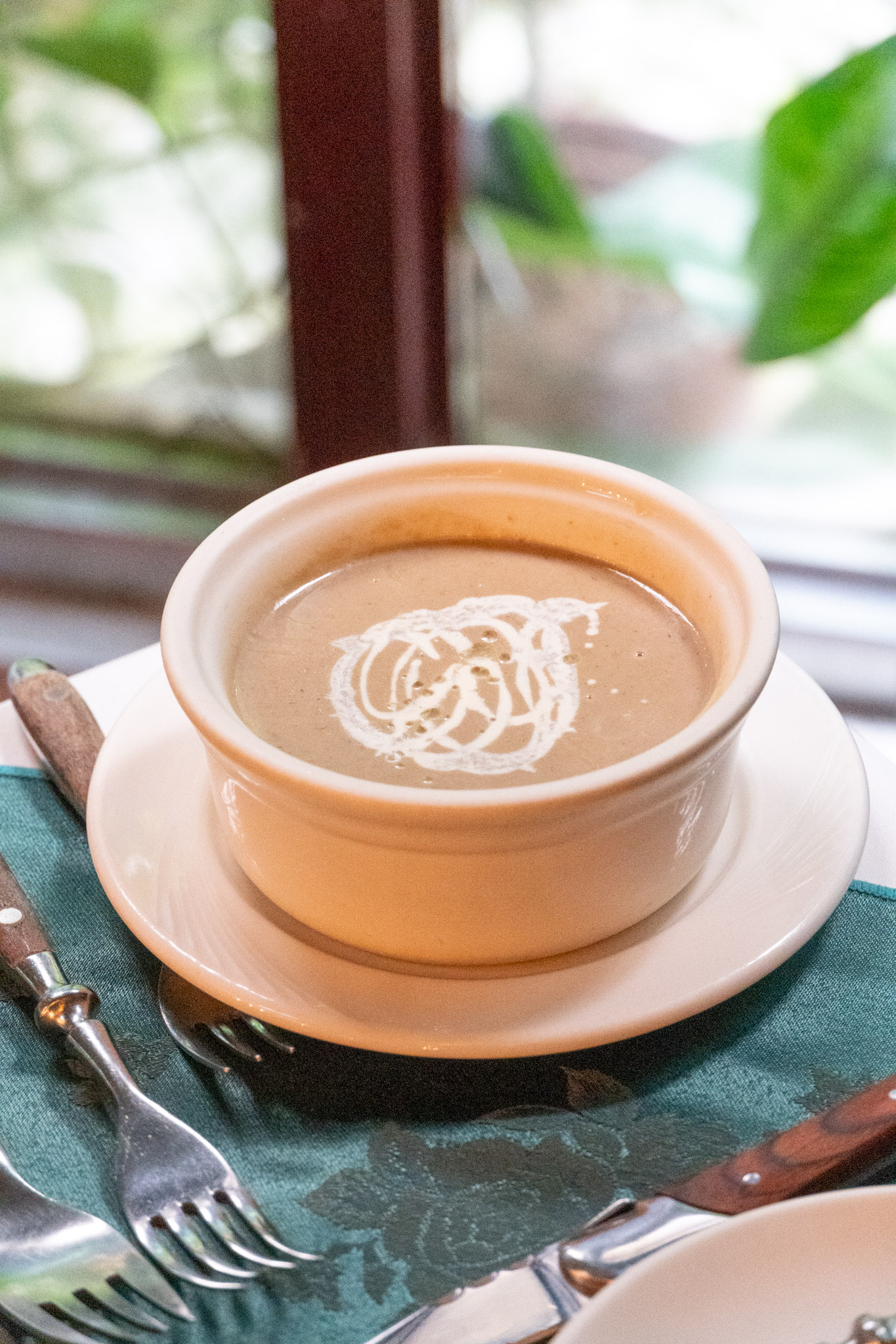 台北|亞里士餐廳|台北中山老靈魂牛排館 復古空間藏著三千萬真空管音響 約會首選餐廳推薦 台北|亞里士餐廳|台北中山老靈魂牛排館 復古空間藏著三千萬真空管音響 約會首選餐廳推薦