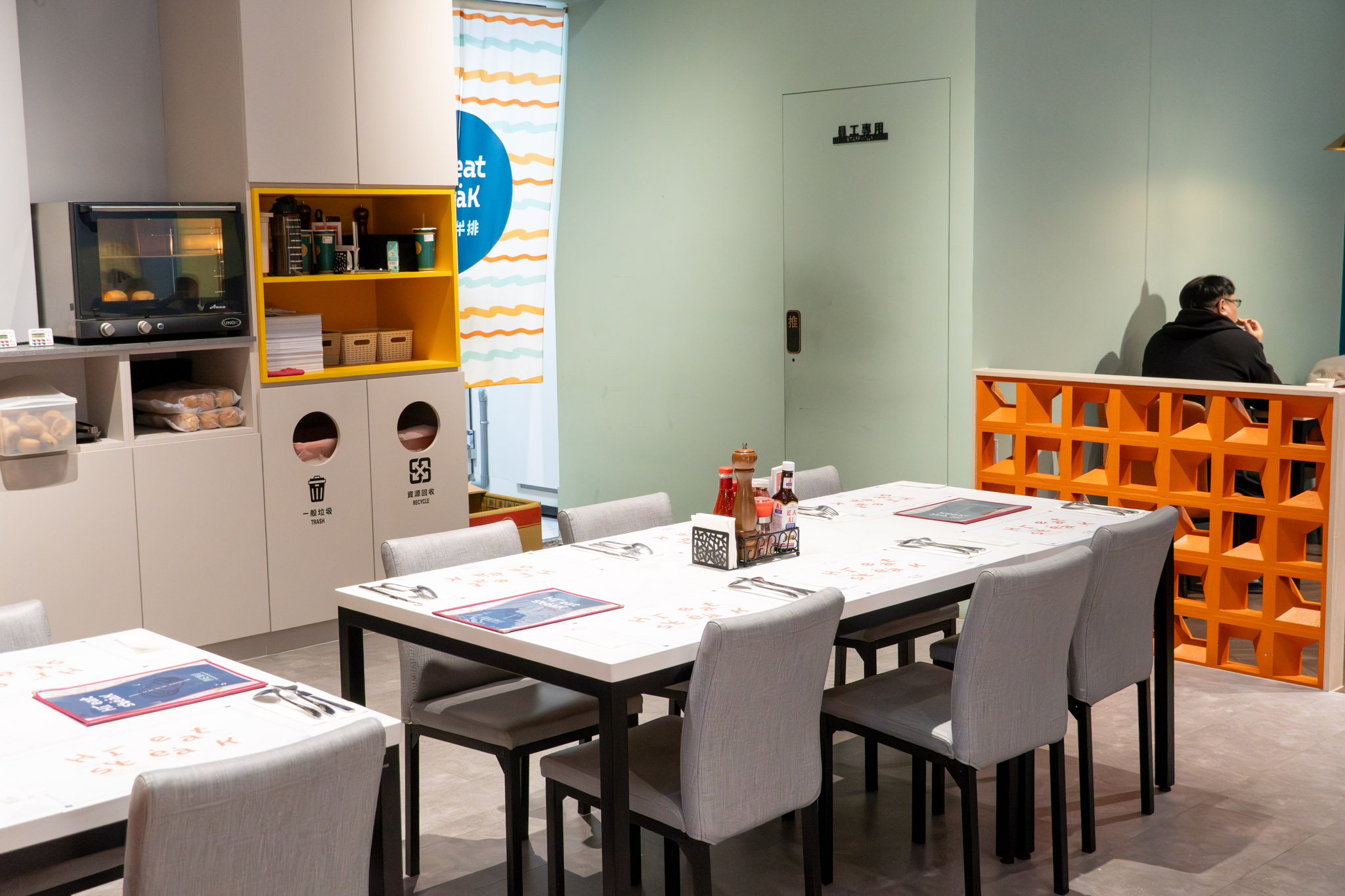 彰化｜嗨溢牛排｜員林這間牛排一定會讓你想回訪 380元起自助吧吃到飽 這肉量我真的嚇到