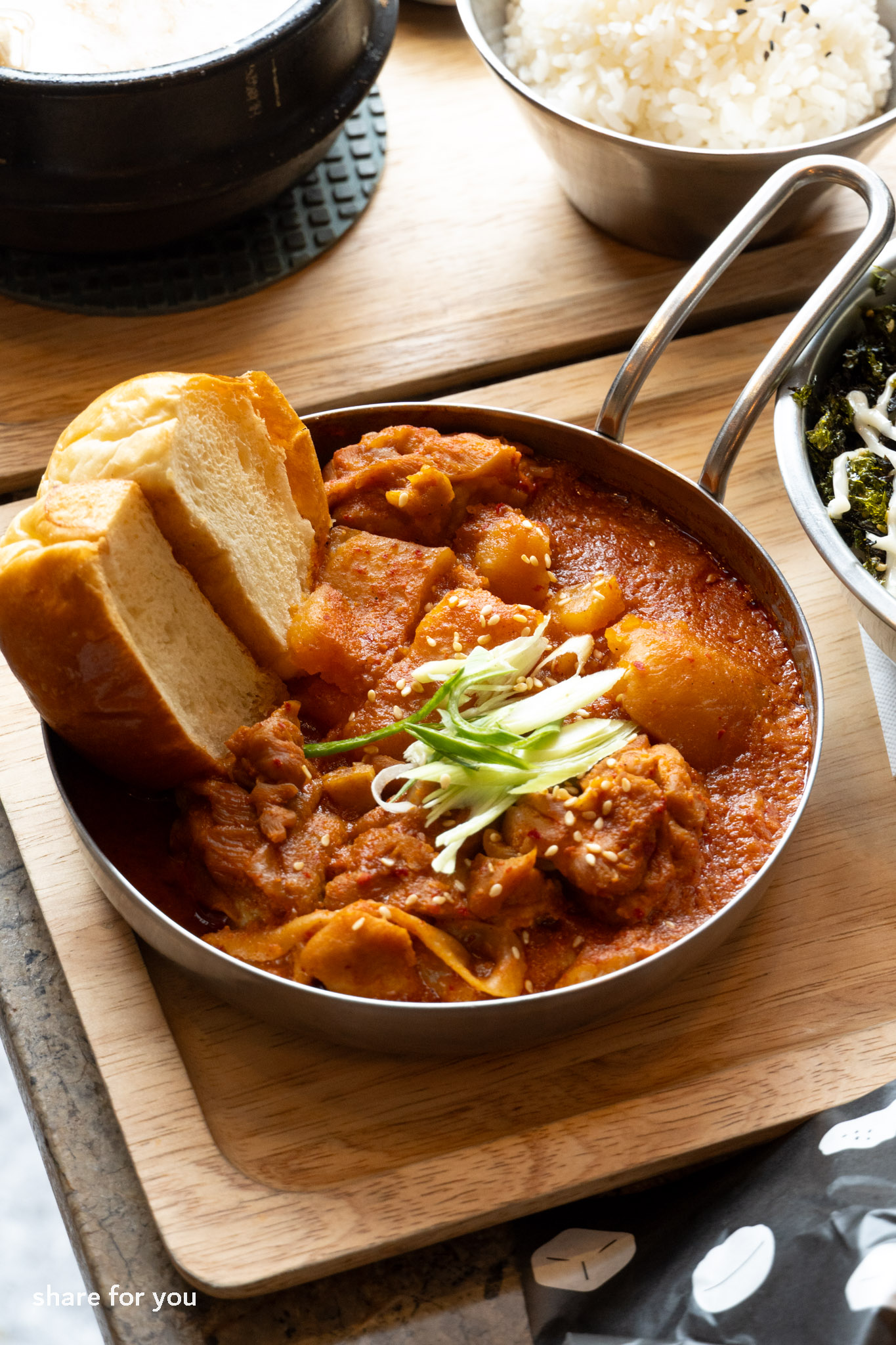 台中｜KATZ卡司韓藝料理 · 美術園道｜台中美食推薦 創新韓式料理必吃 馬鈴薯燉雞聚餐好選擇