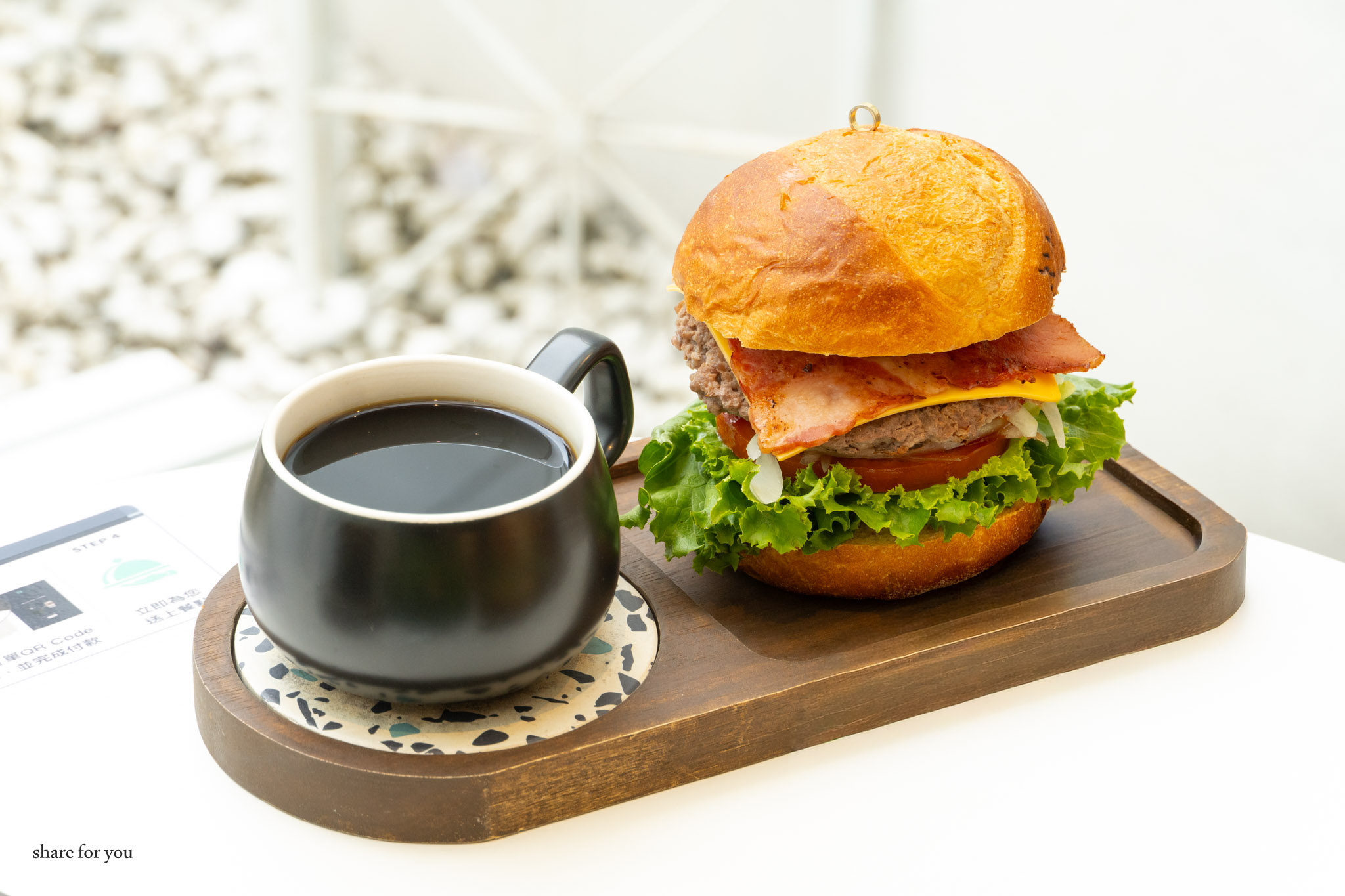 台中|L'espace 老陳小圓法漢堡專賣店|台中這間漢堡 把法國麵包變得更溫柔好入口 外酥內軟不刮口 台中|L'espace 老陳小圓法漢堡專賣店|台中這間漢堡 把法國麵包變得更溫柔好入口 外酥內軟不刮口