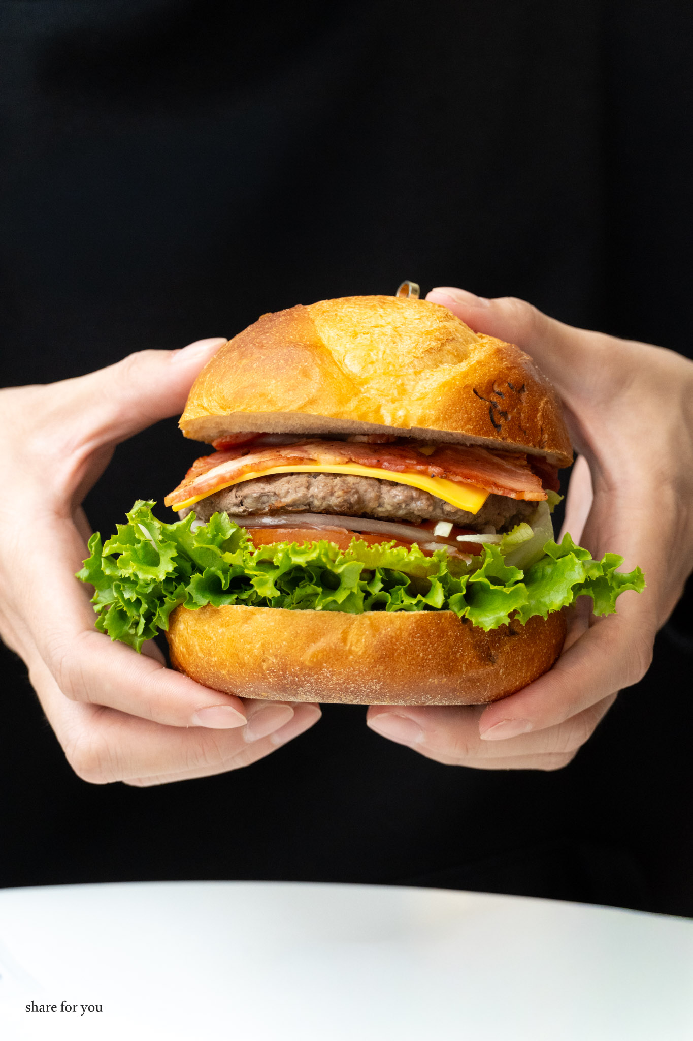 台中|L'espace 老陳小圓法漢堡專賣店|台中這間漢堡 把法國麵包變得更溫柔好入口 外酥內軟不刮口 台中|L'espace 老陳小圓法漢堡專賣店|台中這間漢堡 把法國麵包變得更溫柔好入口 外酥內軟不刮口