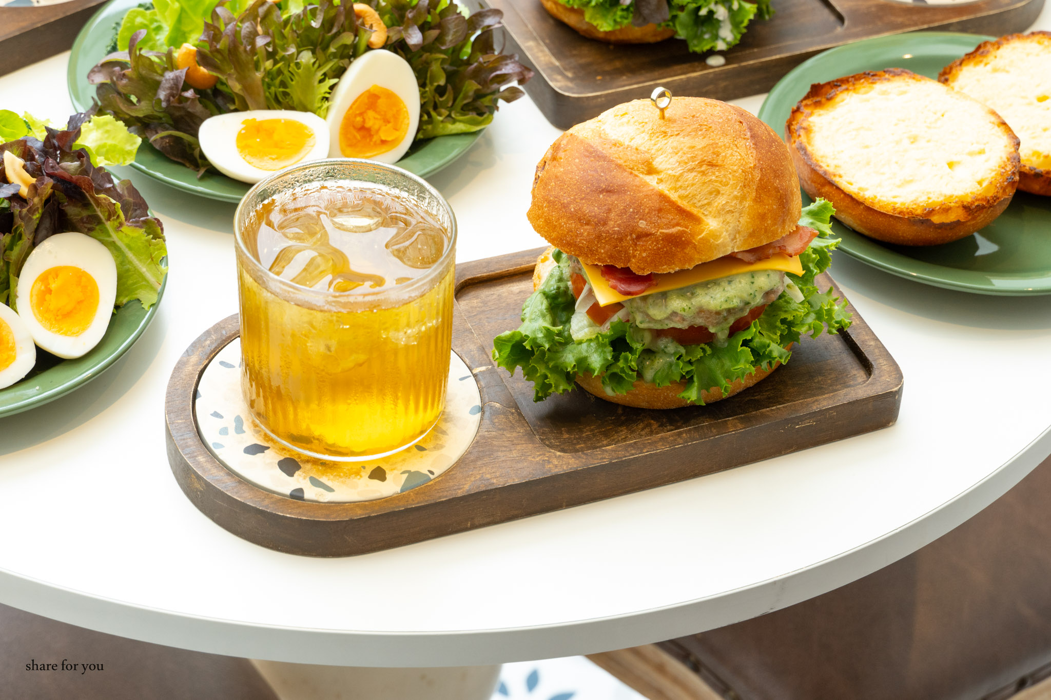 台中|L'espace 老陳小圓法漢堡專賣店|台中這間漢堡 把法國麵包變得更溫柔好入口 外酥內軟不刮口 台中|L'espace 老陳小圓法漢堡專賣店|台中這間漢堡 把法國麵包變得更溫柔好入口 外酥內軟不刮口