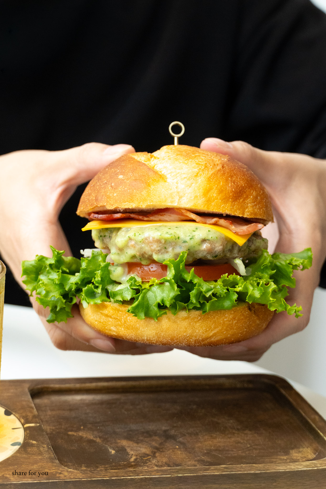 台中|L'espace 老陳小圓法漢堡專賣店|台中這間漢堡 把法國麵包變得更溫柔好入口 外酥內軟不刮口 台中|L'espace 老陳小圓法漢堡專賣店|台中這間漢堡 把法國麵包變得更溫柔好入口 外酥內軟不刮口