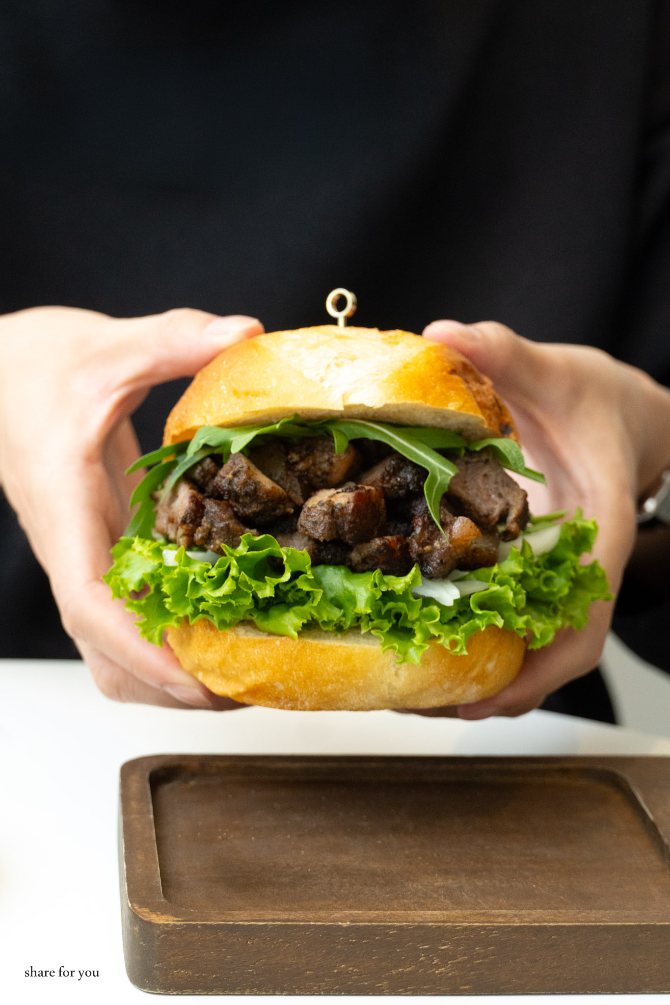 台中|L'espace 老陳小圓法漢堡專賣店|台中這間漢堡 把法國麵包變得更溫柔好入口 外酥內軟不刮口 台中|L'espace 老陳小圓法漢堡專賣店|台中這間漢堡 把法國麵包變得更溫柔好入口 外酥內軟不刮口