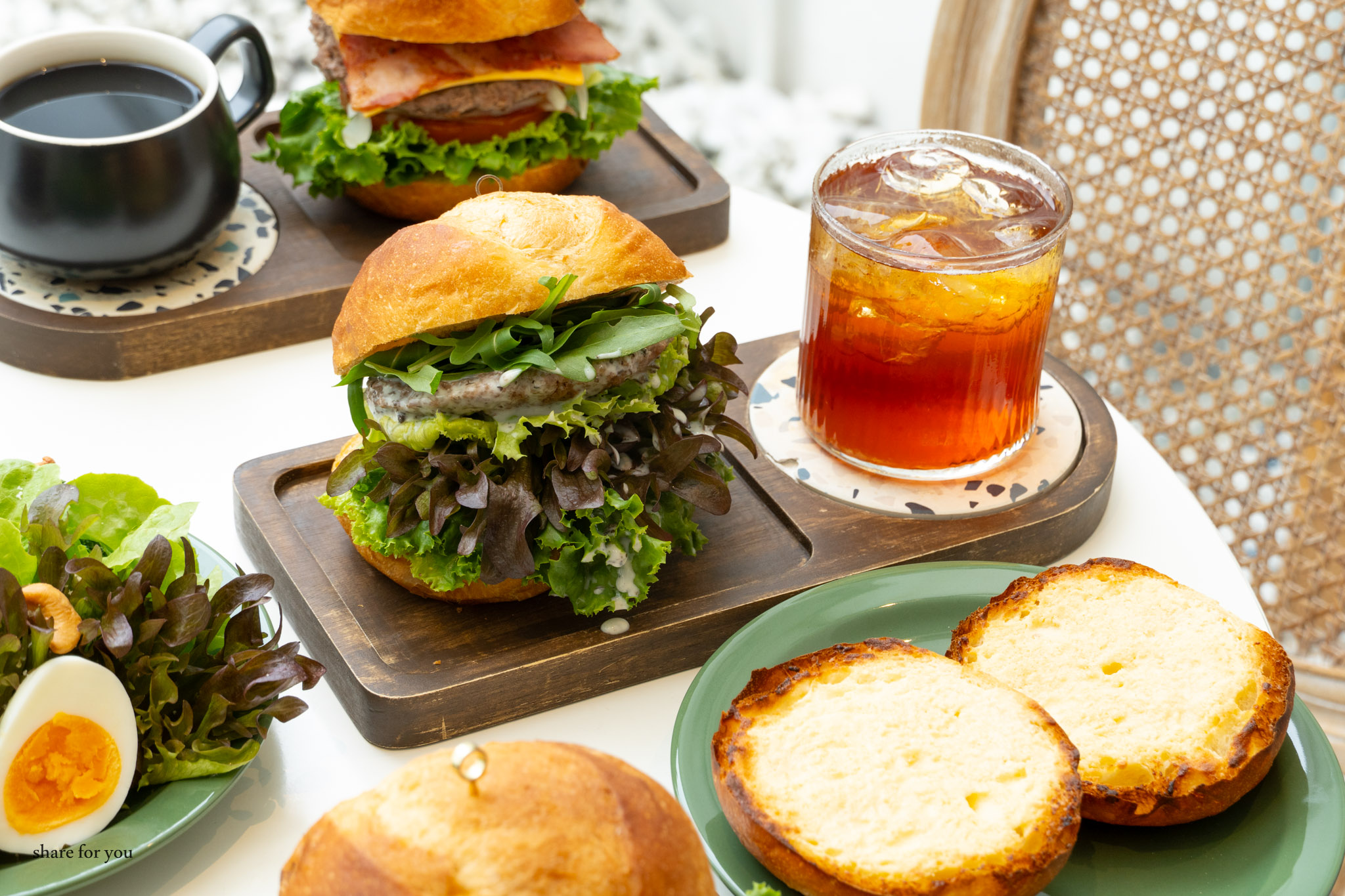 台中|L'espace 老陳小圓法漢堡專賣店|台中這間漢堡 把法國麵包變得更溫柔好入口 外酥內軟不刮口 台中|L'espace 老陳小圓法漢堡專賣店|台中這間漢堡 把法國麵包變得更溫柔好入口 外酥內軟不刮口