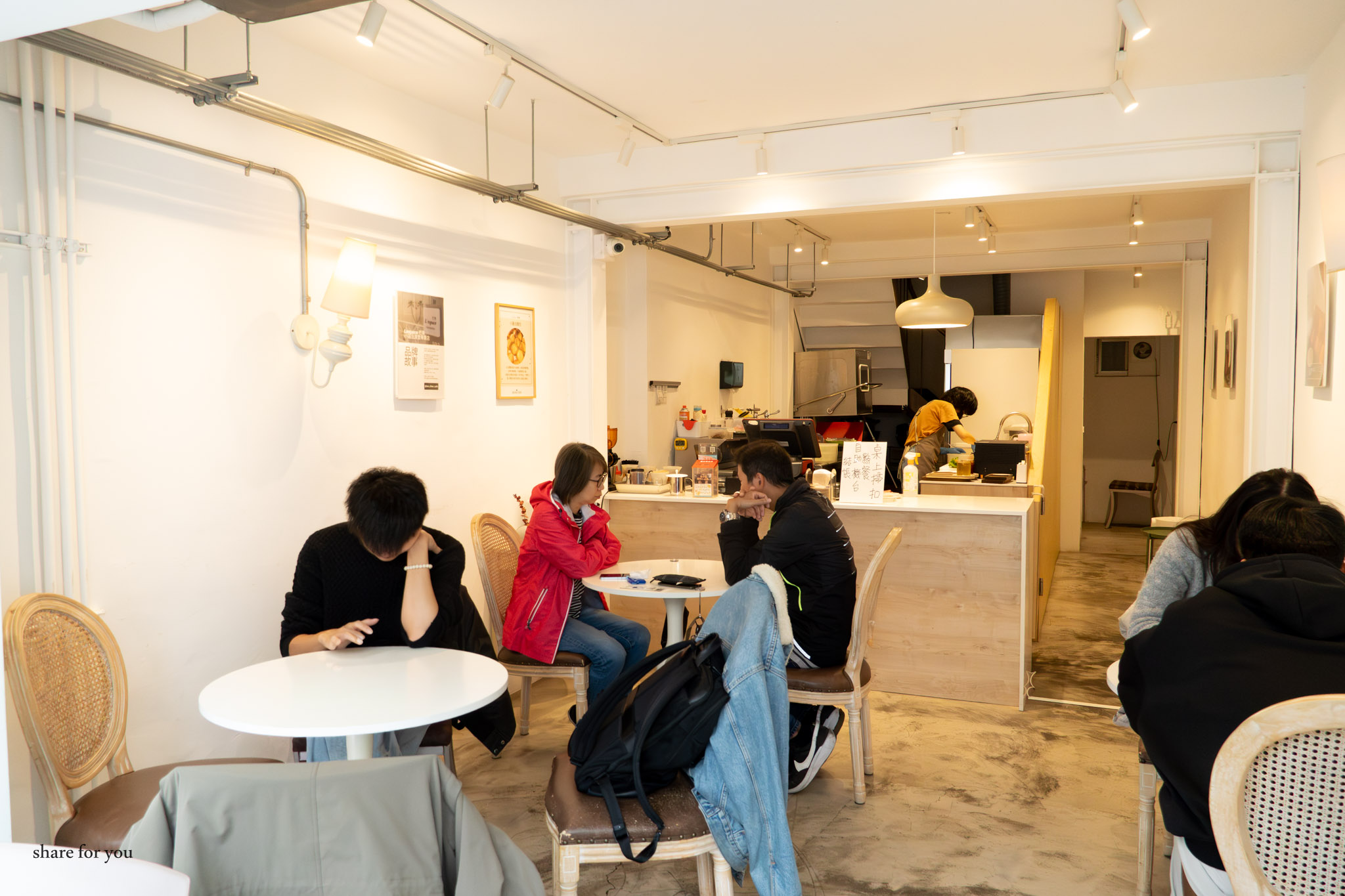 台中|L'espace 老陳小圓法漢堡專賣店|台中這間漢堡 把法國麵包變得更溫柔好入口 外酥內軟不刮口 台中|L'espace 老陳小圓法漢堡專賣店|台中這間漢堡 把法國麵包變得更溫柔好入口 外酥內軟不刮口