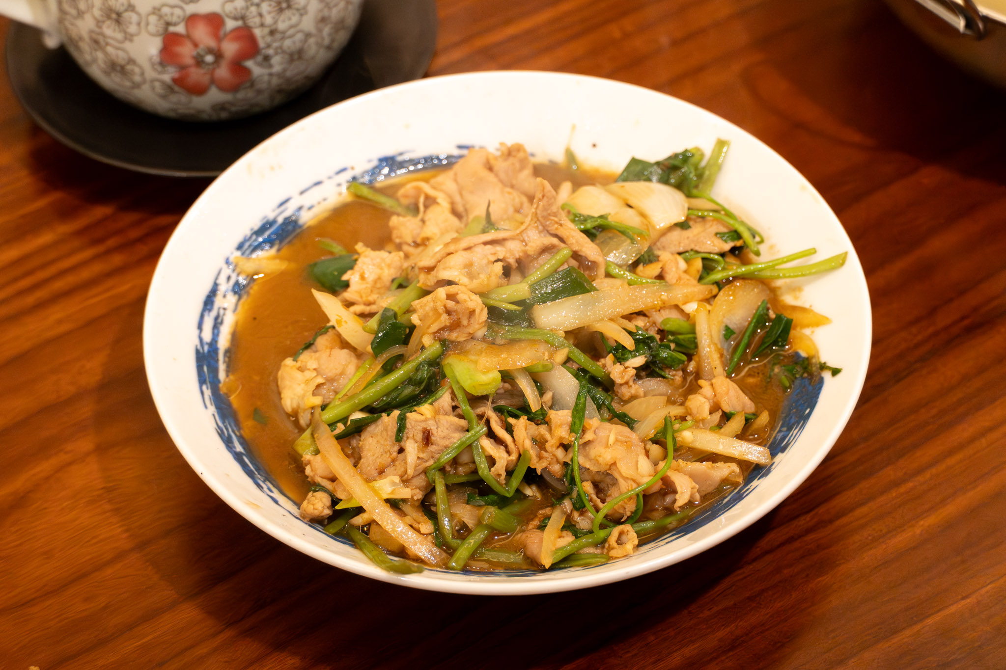 新竹｜草地囡仔複合式熱炒｜台式熱炒推薦 在地人最愛的家常料理與海鮮聚餐首選 吃出鍋氣與人情味