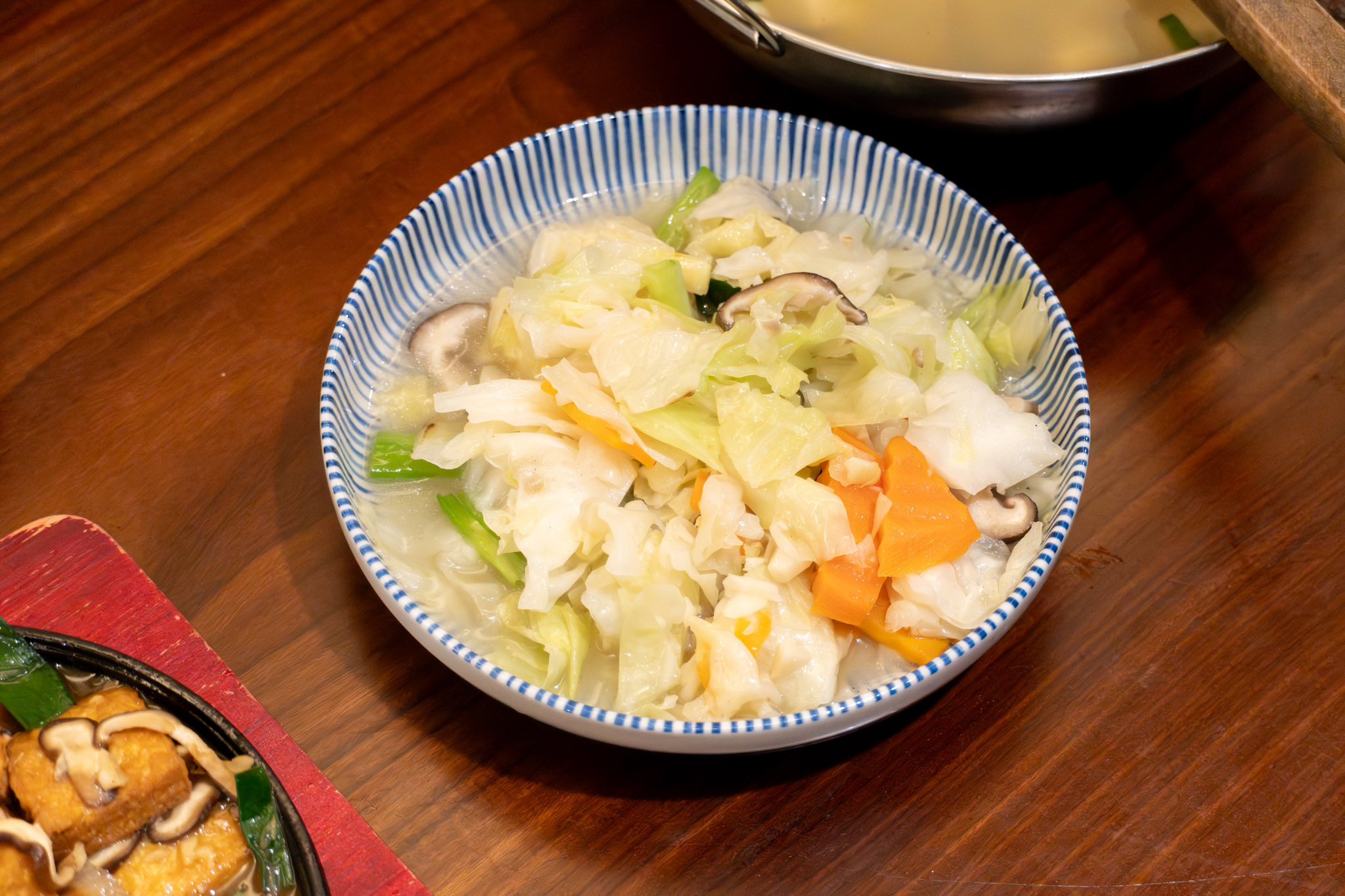 新竹｜草地囡仔複合式熱炒｜台式熱炒推薦 在地人最愛的家常料理與海鮮聚餐首選 吃出鍋氣與人情味