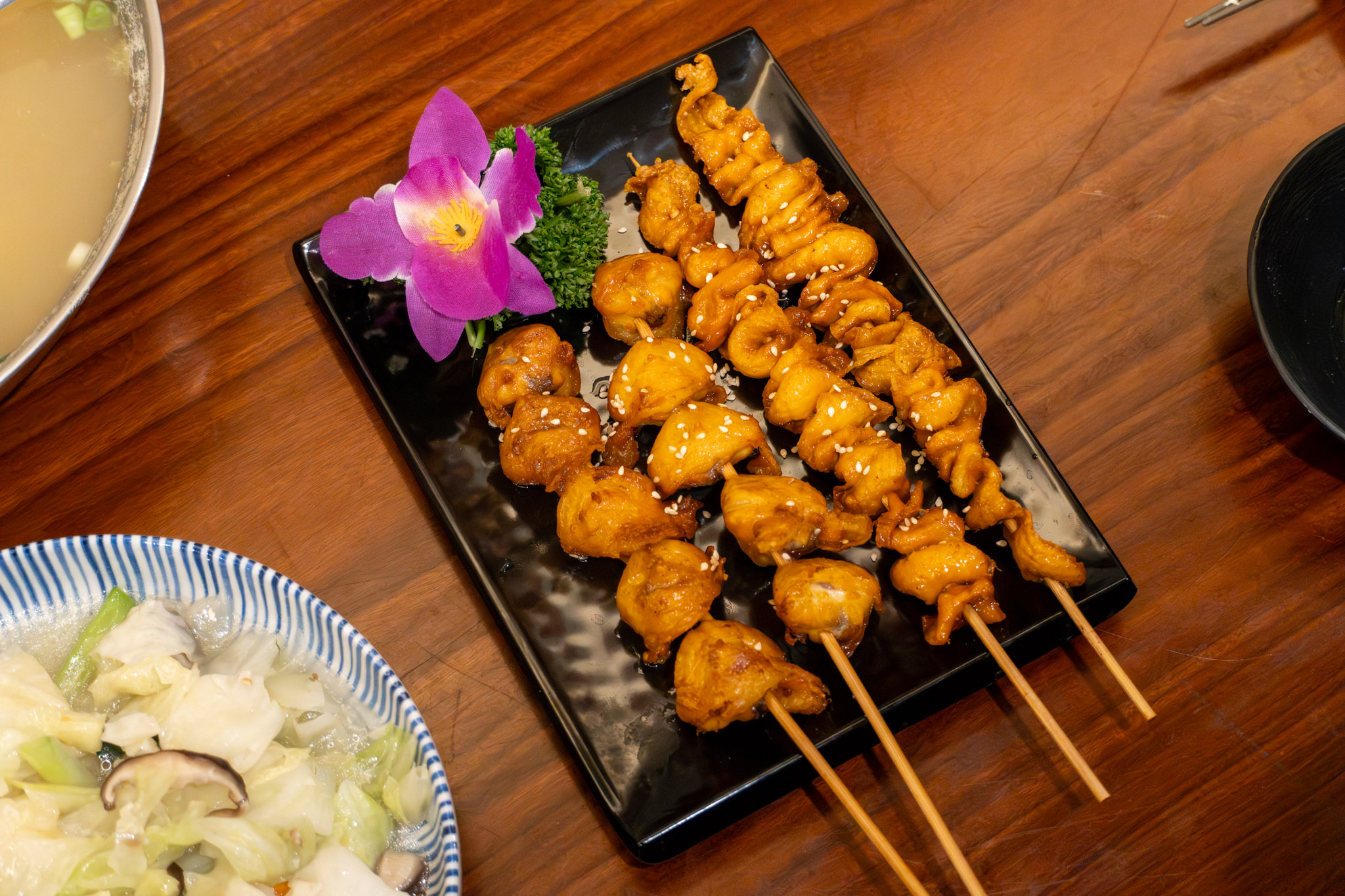 新竹｜草地囡仔複合式熱炒｜台式熱炒推薦 在地人最愛的家常料理與海鮮聚餐首選 吃出鍋氣與人情味